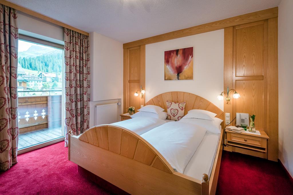 Hotel Auenhof レッヒ エクステリア 写真